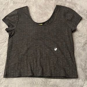 Gray short sleeve shirt